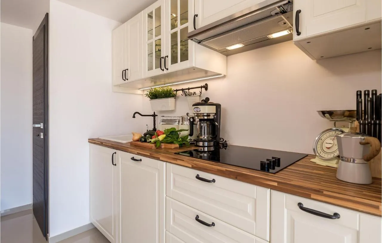 Stunning Apartment In Veprinac With Kitchen Croácia