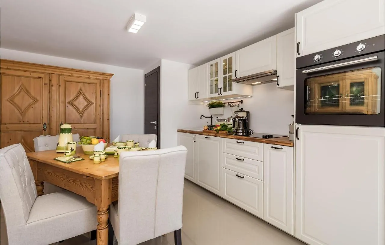 Stunning Apartment In Veprinac With Kitchen